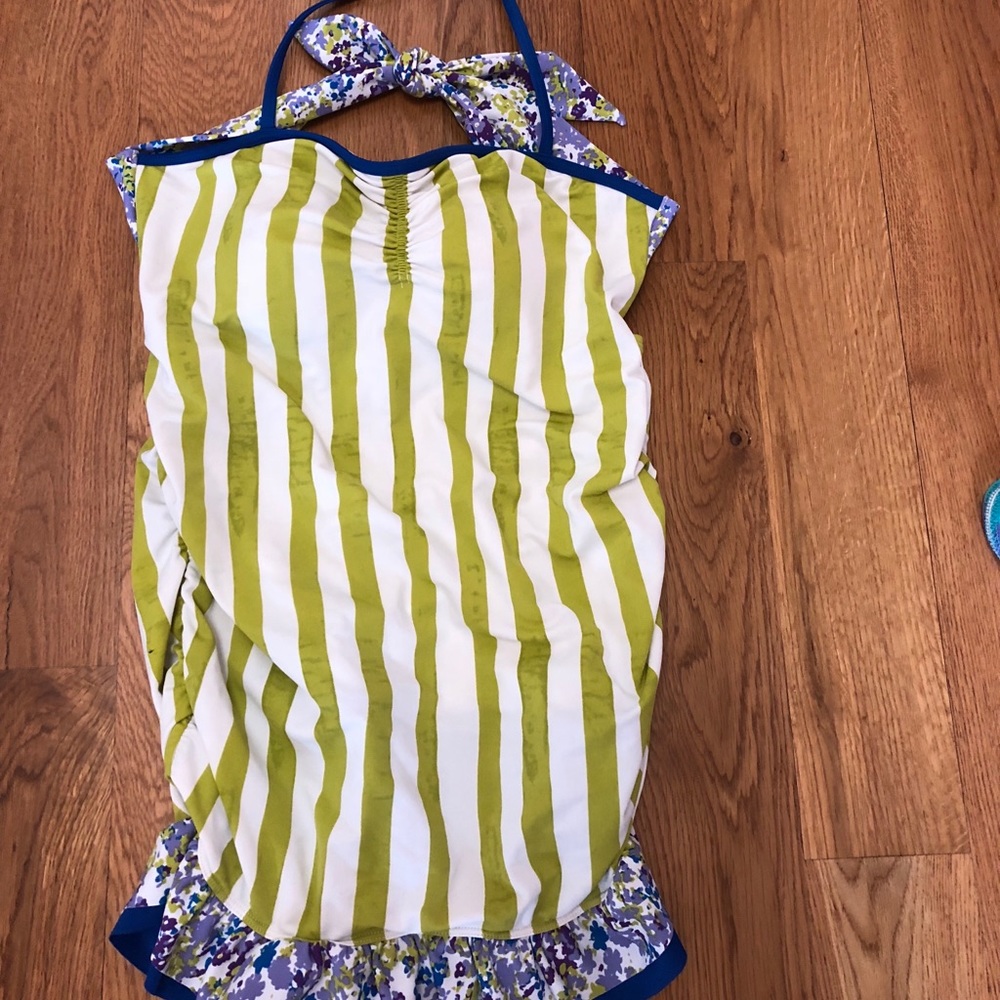 Striped swimsuit with bottoms built in